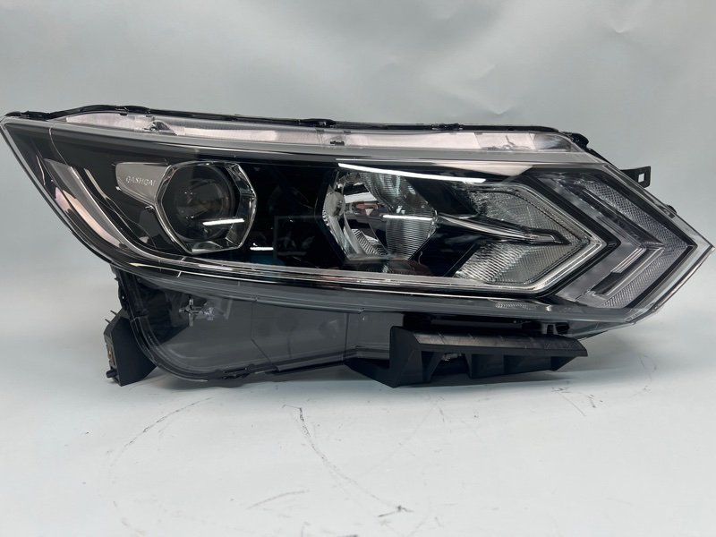 Фара Nissan Qashqai (J11) правая