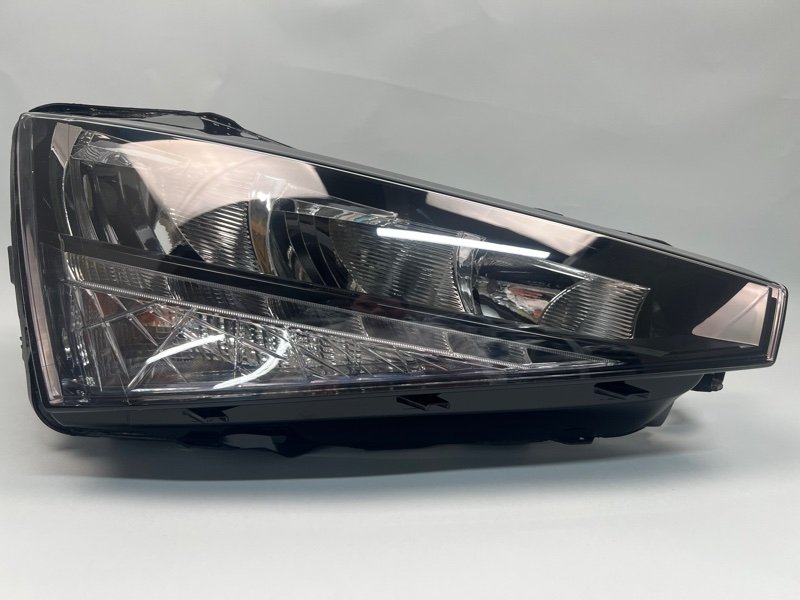 Фара SKODA RAPID (2) правая