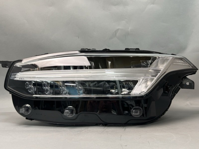 Фара Volvo XC90 (2) левая