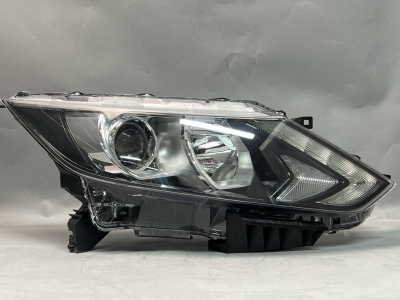 Фара Nissan Qashqai (J11) правая