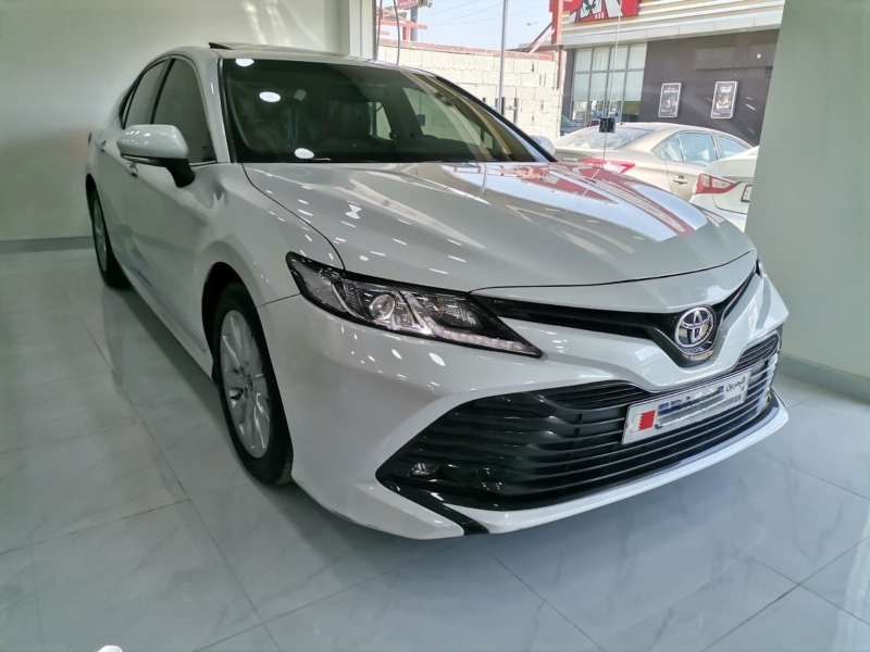 Стекло фары Toyota Camry (V70) правая