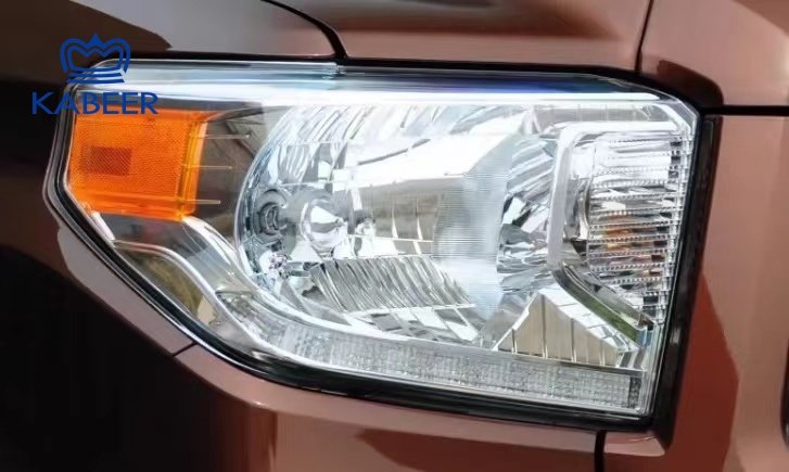 Стекло фары Toyota Tundra (2) правая