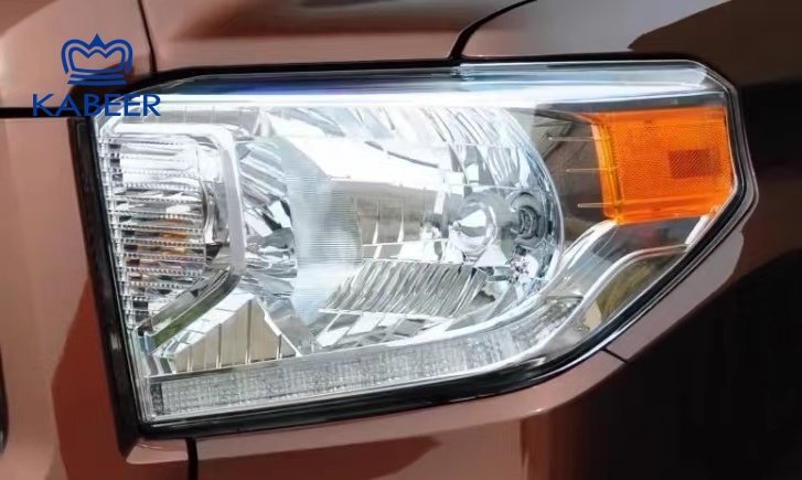 Стекло фары Toyota Tundra (2) левая