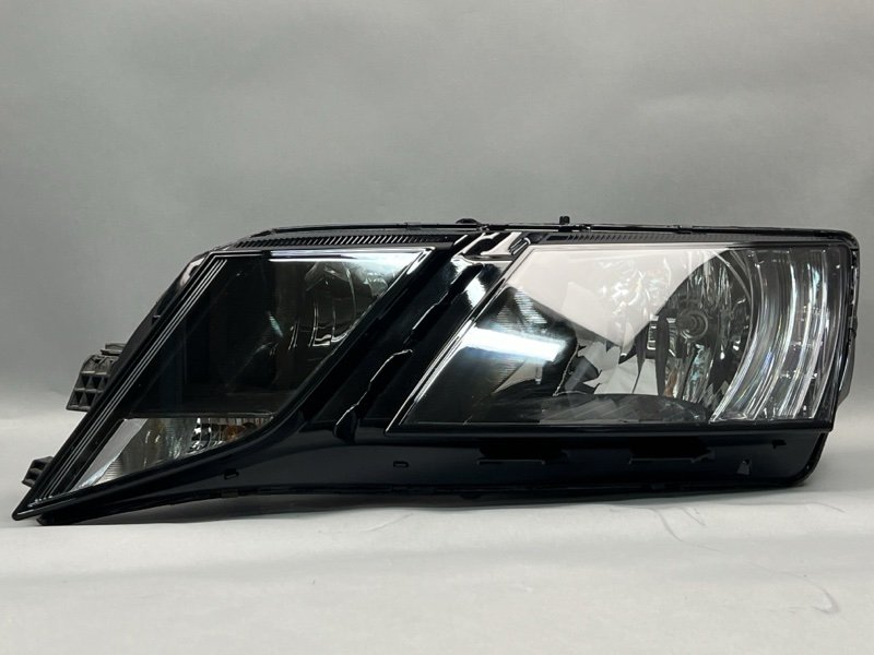 Фара SKODA Octavia (A7) левая