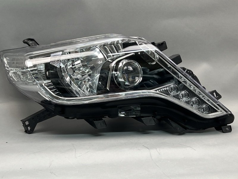 Фара Toyota Land Cruiser Prado (150) правая