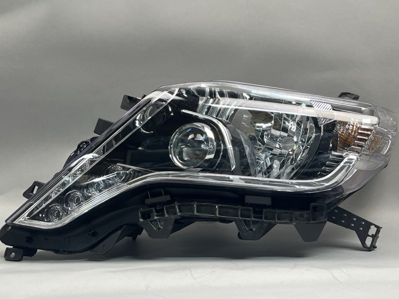 Фара Toyota Land Cruiser Prado (150) левая