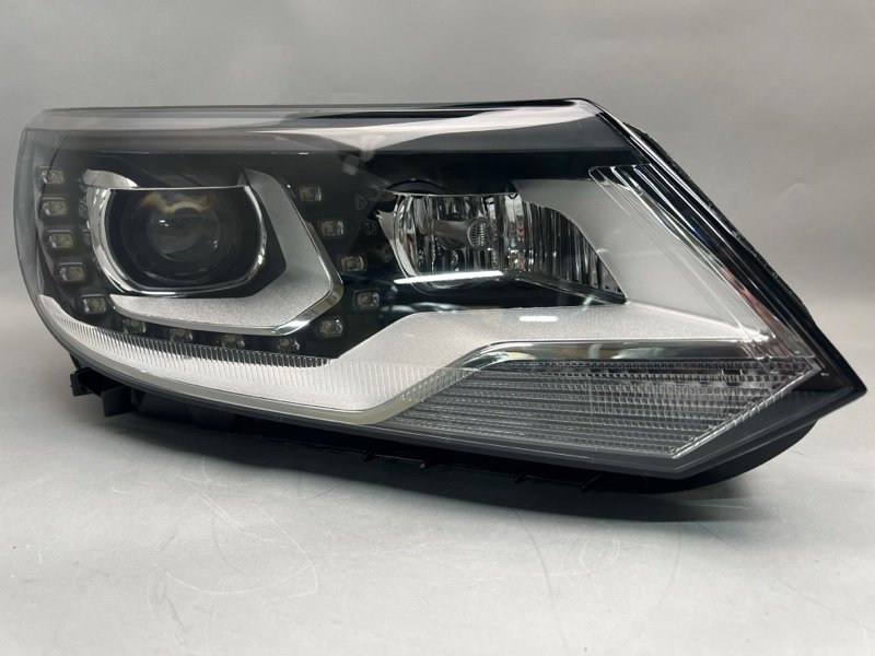 Фара Volkswagen Tiguan (1) правая