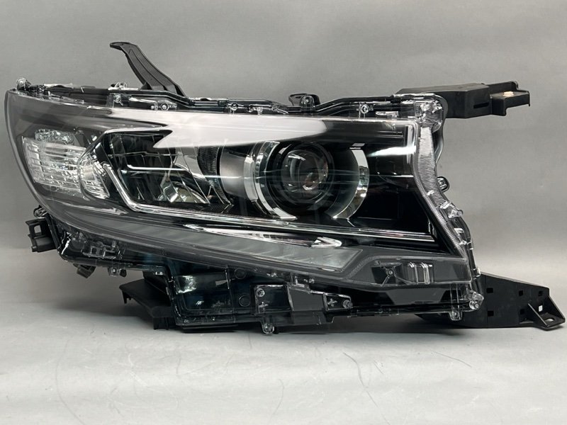 Фара Toyota Land Cruiser Prado (150) правая