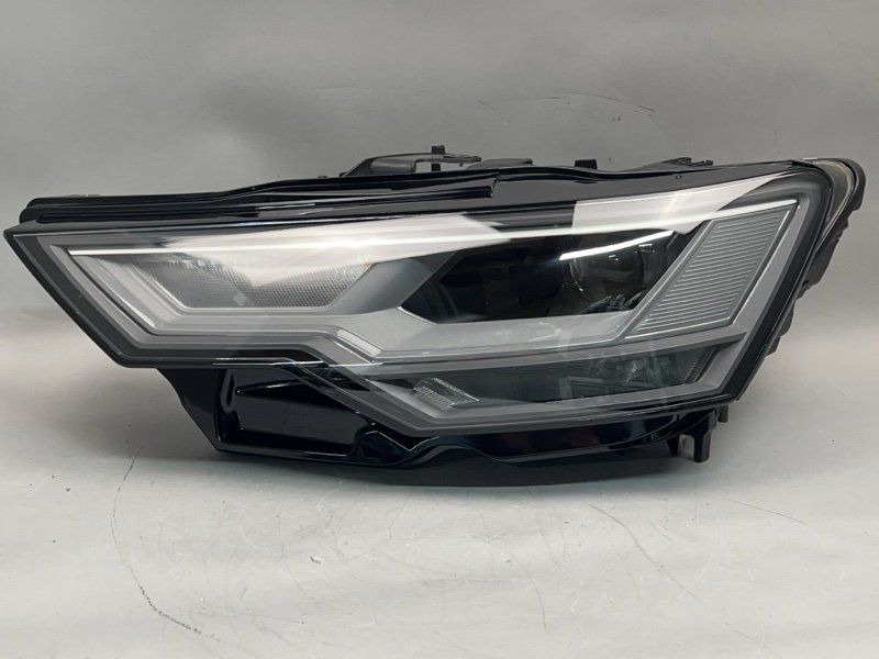 Фара Audi A6 (C8) левая