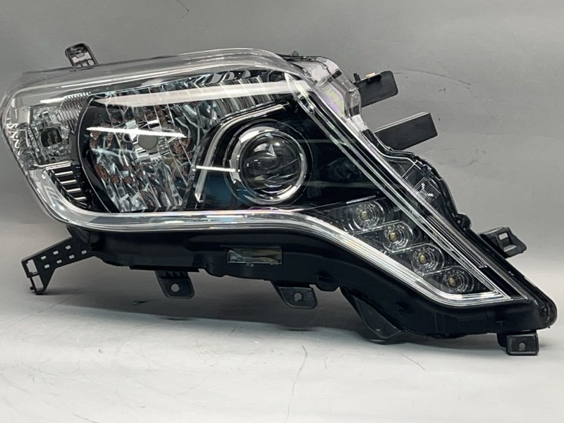 Фара Toyota Land Cruiser Prado (150) правая