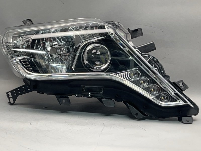 Фара Toyota Land Cruiser Prado (150) правая