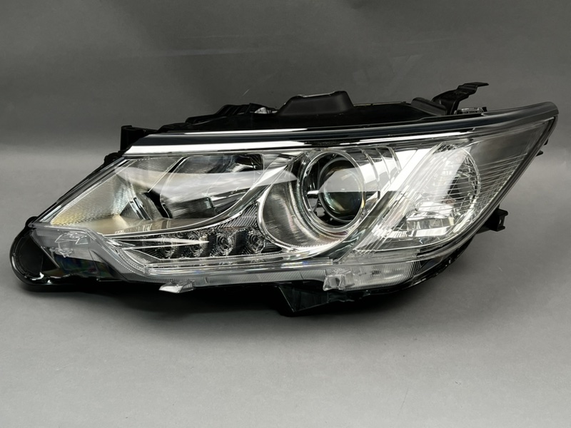 Фара Toyota Camry (V55) левая