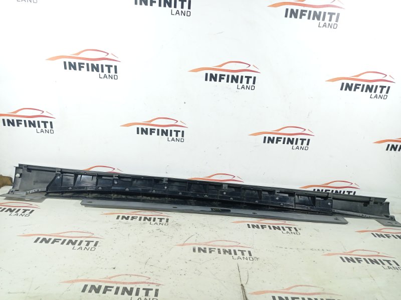 Порог пластиковый левый Q30 QX30 H15 Порог пластиковый левый Q30 QX30 H15