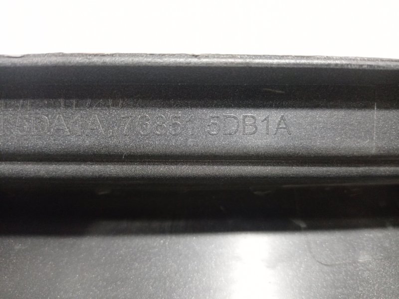 Порог пластиковый левый Q30 QX30 H15 Порог пластиковый левый Q30 QX30 H15