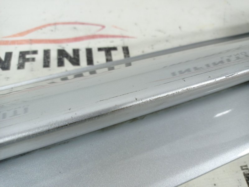 Порог пластиковый левый Q30 QX30 H15 Порог пластиковый левый Q30 QX30 H15