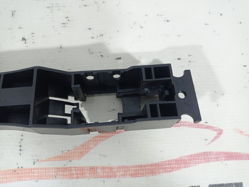 Кронштейн ручки двери левый Q50 V37