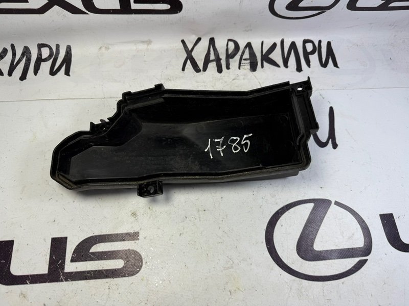 Крышка блока управления двигателем правая Lexus GS350