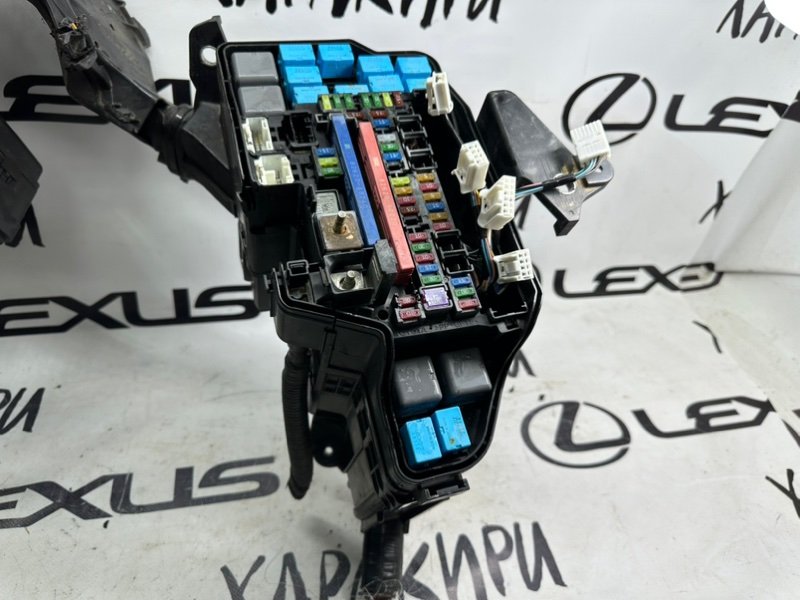 Блок предохранителей передний RX4 RX200t RX300 RX350 RX450h 2015-2022 GGL25 8ARFTS