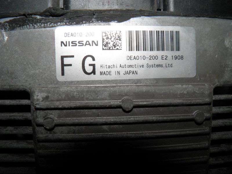 Блок управления efi Nissan Serena C26 MR20