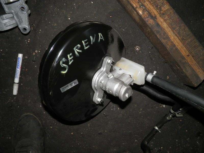 Вакуумник Nissan Serena C26 MR20 2011