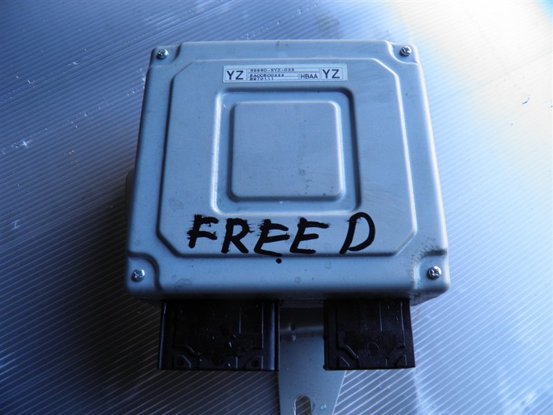 Электронный блок Honda Freed GB4 L15A 2011