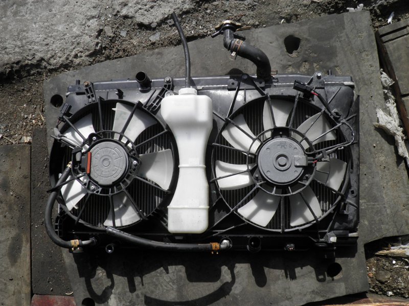 Мотор вентилятора охлаждения Honda Freed GB4 L15A 2011