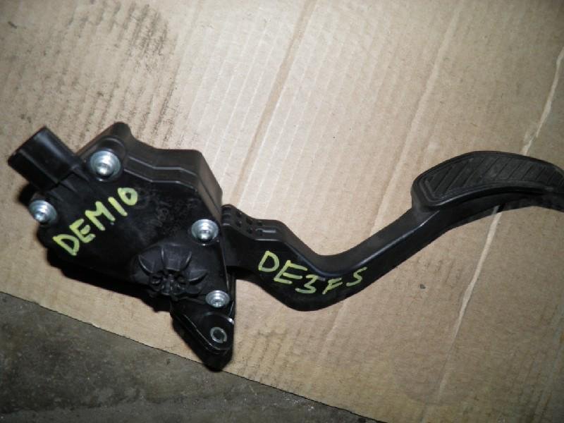 Педаль подачи топлива Mazda Demio DE3FS
