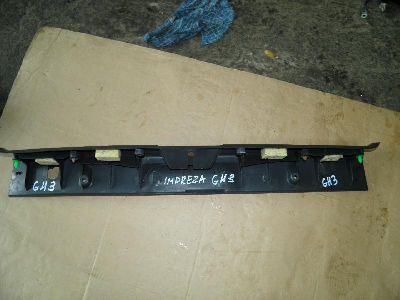 Накладка замка багажника Subaru Impreza GH3