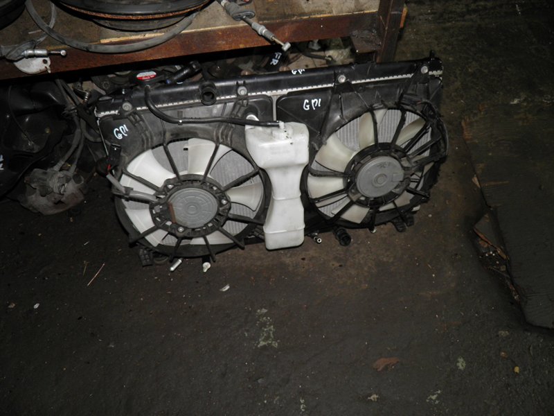 Диффузор радиатора Honda Fit GP1 LDA 2011