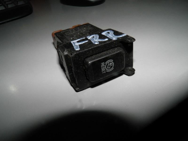 Кнопка Isuzu Forward FRR90