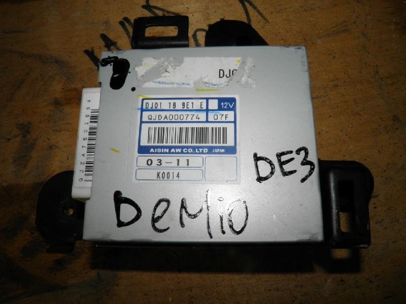 Электронный блок Mazda Demio DE3FS