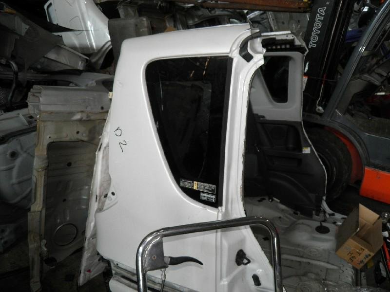Стекло собачника Mitsubishi Delica D2 2011 заднее правое