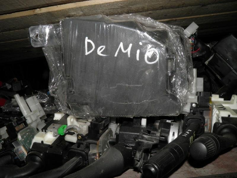 Блок предохранителей Mazda Demio DE3FS ZJ 2010