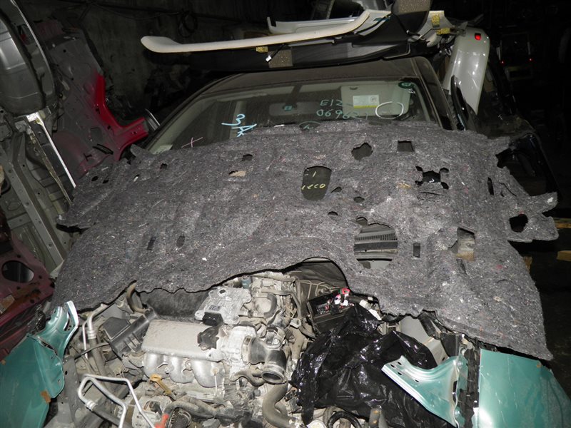 Утеплитель Toyota Voxy ZRR85 3ZR 2015