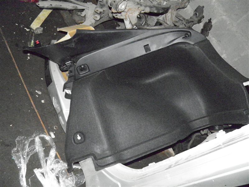 Обшивка багажника Toyota Prius ZVW51 2ZRFXE задняя правая