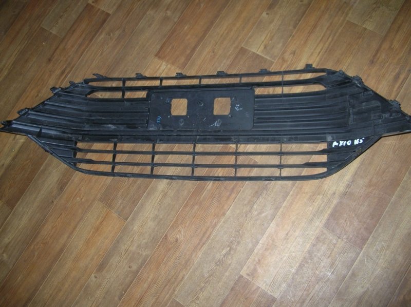 Решетка Toyota Corolla Axio NKE165