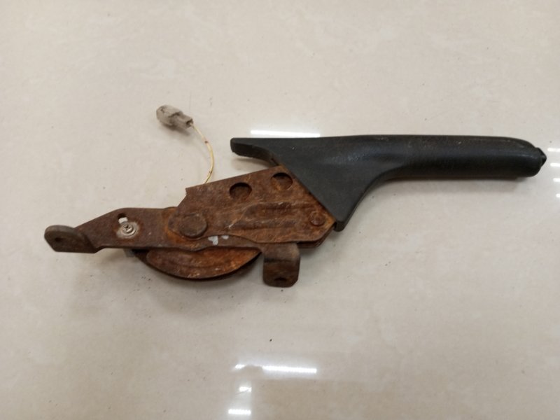 Рукоять стояночного тормоза Mazda 626 GE FP