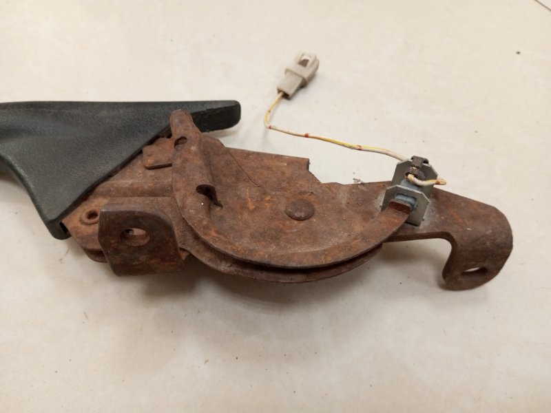 Рукоять стояночного тормоза 626 1996 GE FP