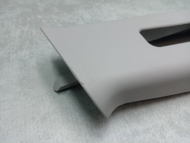 Обшивка центральной стойки правая Mazda3 2008 BK Z6