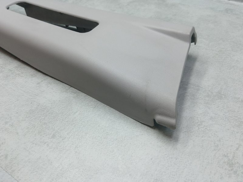 Обшивка центральной стойки правая Mazda3 2008 BK Z6