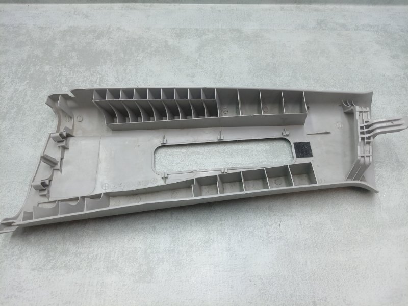 Обшивка центральной стойки правая Mazda3 2008 BK Z6