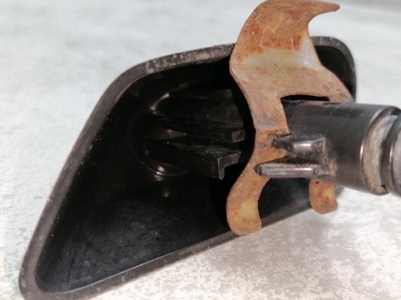 Форсунка омывателя фар передняя правая Freelander 2007 L359 224DT