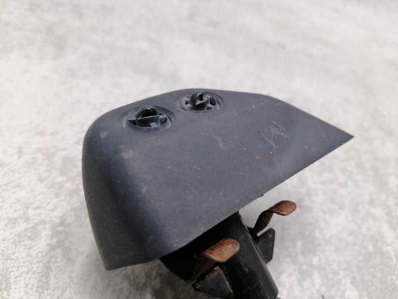 Форсунка омывателя фар передняя правая Freelander 2007 L359 224DT