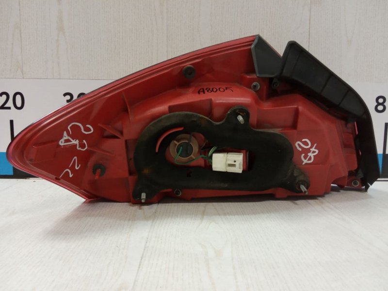 Фонарь задний наружный правый G 2006-2014 V36