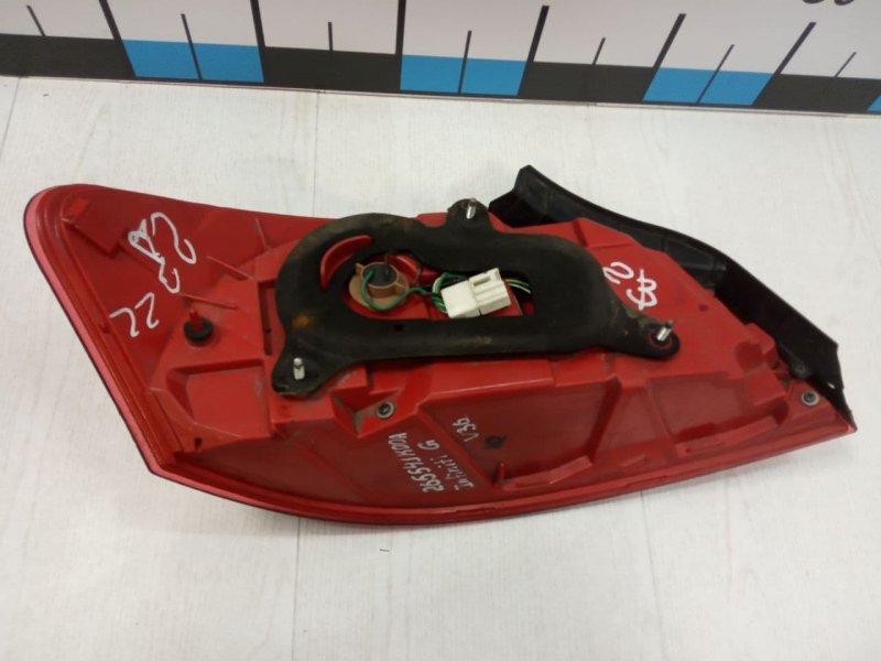 Фонарь задний наружный правый G 2006-2014 V36