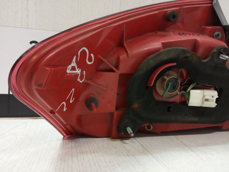 Фонарь задний наружный правый G 2006-2014 V36