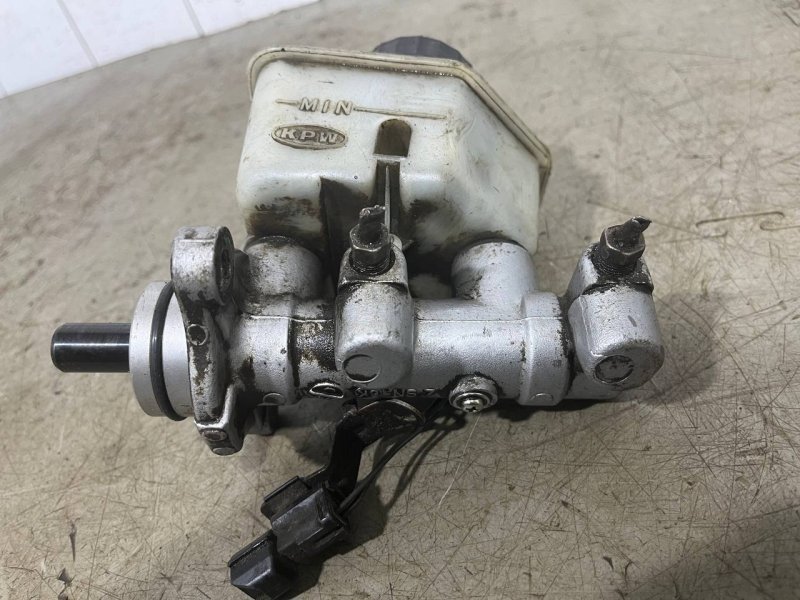 Запчасть цилиндр тормозной главный без abs Kia Spectra 2001-2011 0K2N143400 Б/У Цилиндр тормозной главный без ABS Kia Spectra 2001-2011 0K2N143400 Б/У