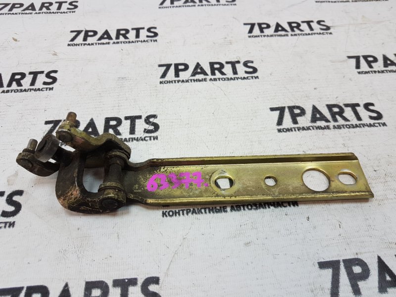 Нижний кронштейн боковой двери тойота хайс 2000 года. Ролик выдвижной двери toyota hiace. Ролик сдвижной двери тойота хайс. Сдвижная дверь тойота хайс. Привод сдвижной двери ноах.