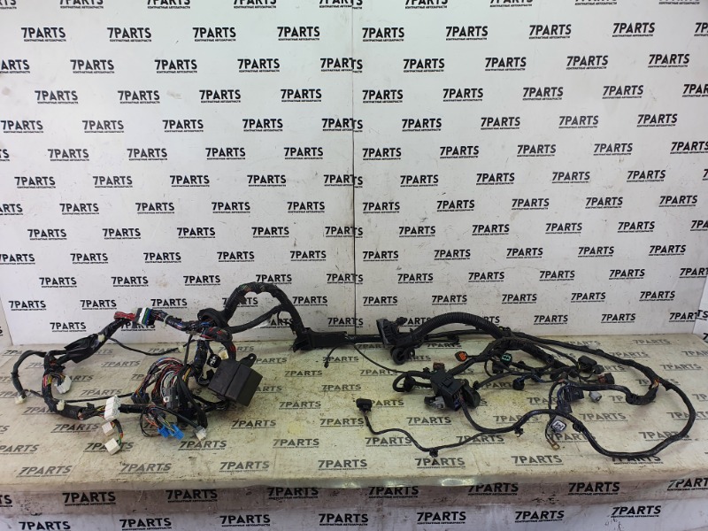 Коса двс Mitsubishi Pajero V65W 6G74 2000 (б/у)