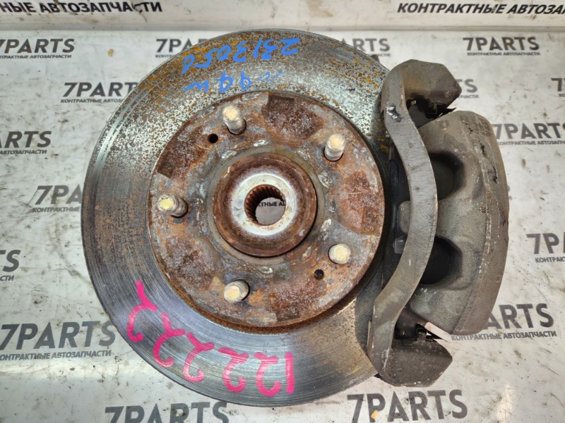 Ступица Mitsubishi Chariot Grandis N94W 4G64 1997 передняя правая (б/у)